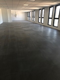 Location bureaux 76 m² - AUBAGNE (13400)