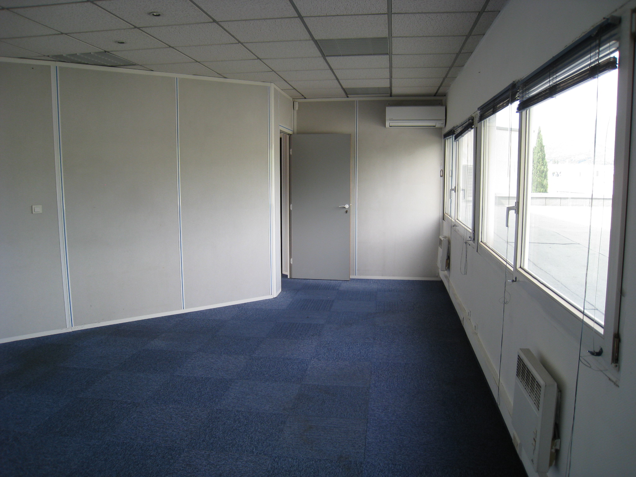 Vente Bureaux d'environ 114m² - AUBAGNE (13400)