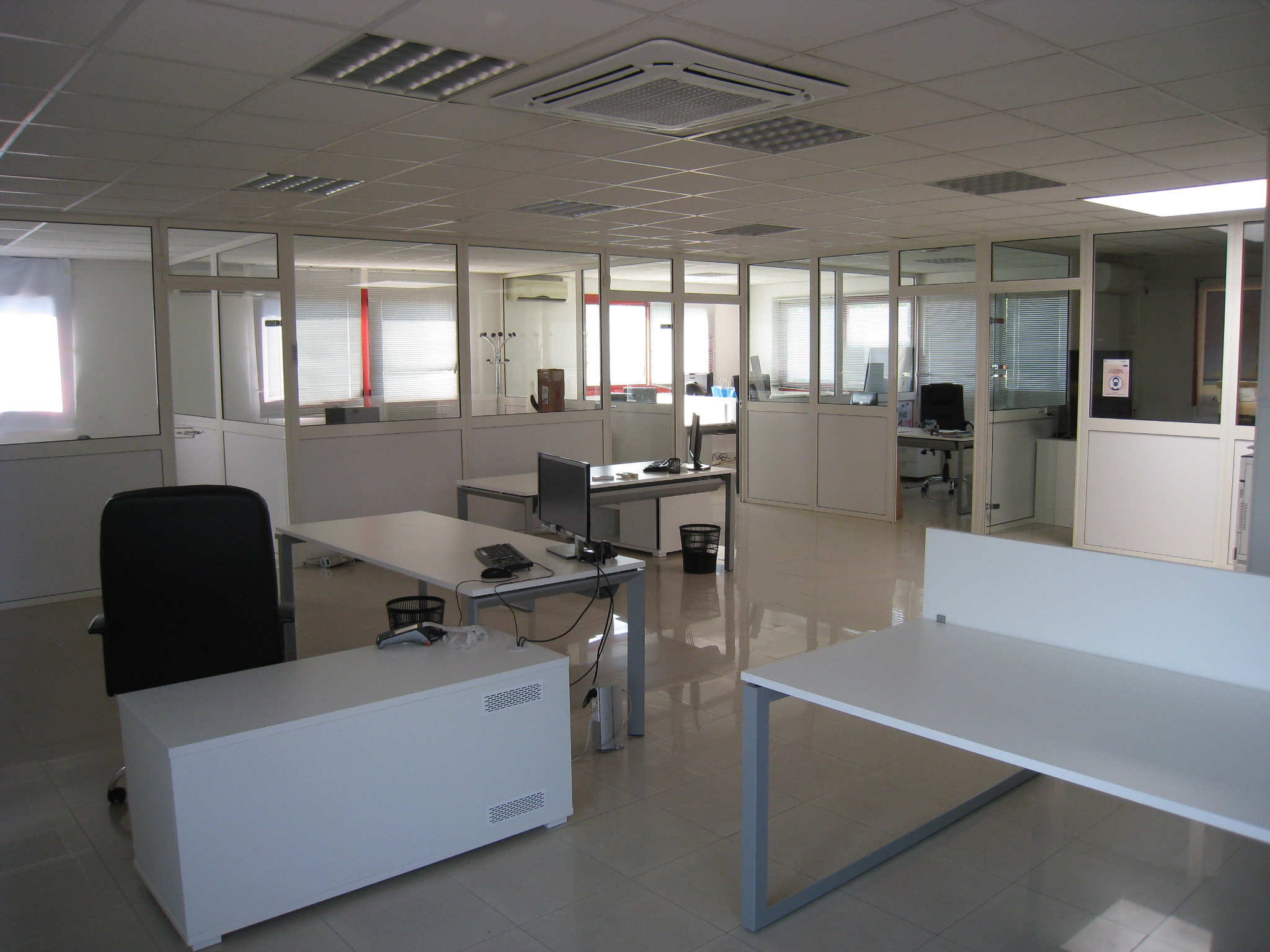 Location bureaux 250m² - AUBAGNE 13400