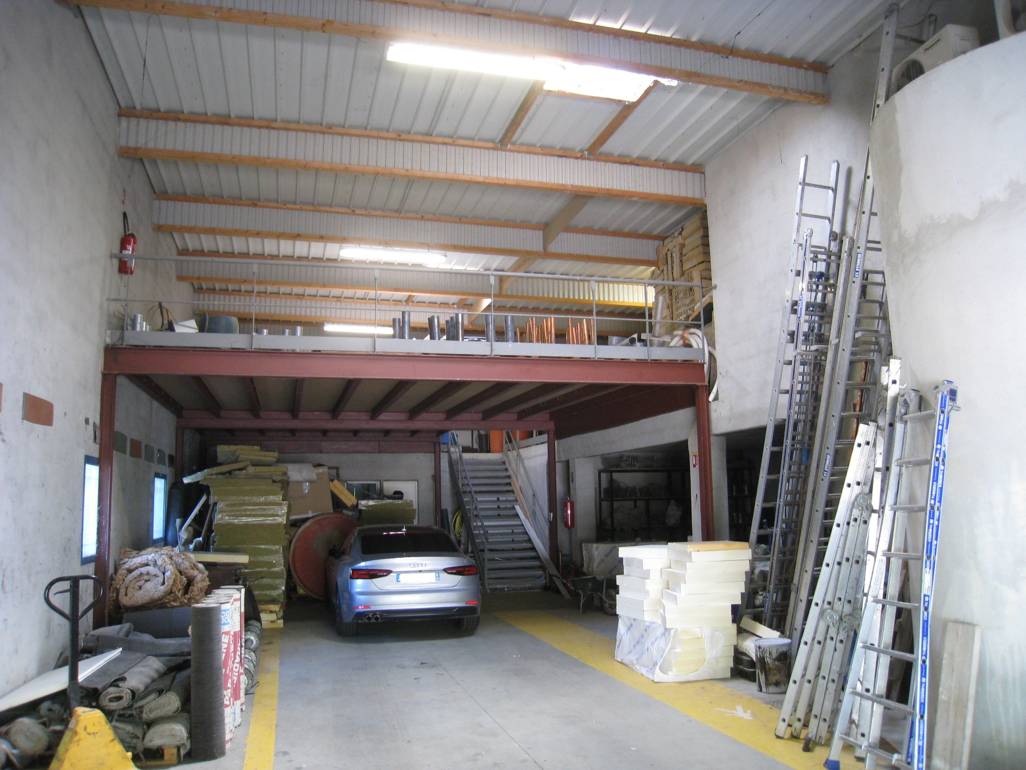 Vente entrepôt avec bureaux environ 532m² - GEMENOS (13420)