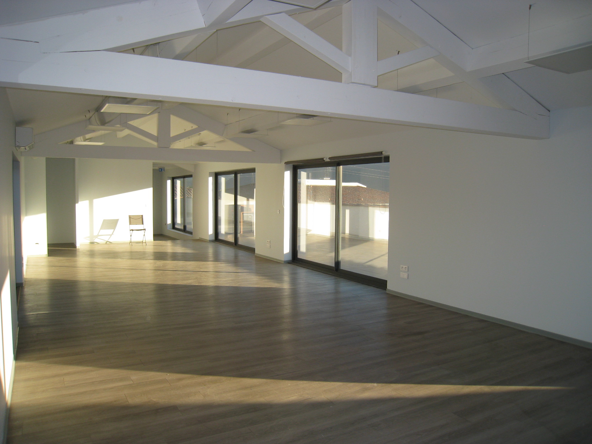 Location bureaux 69m² avec terrasse - AUBAGNE 13400
