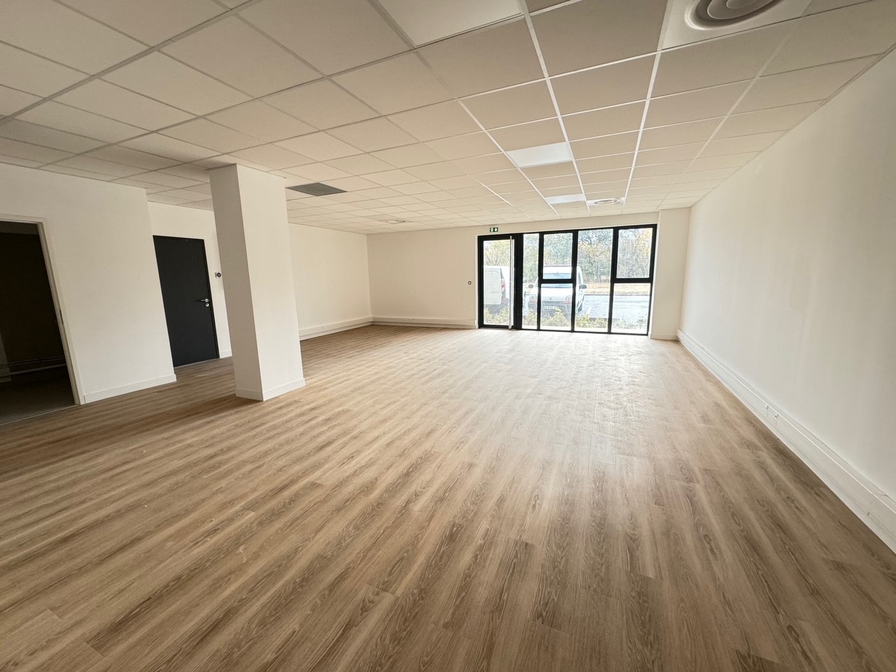 Location bureaux RDC neufs 75m² - AUBAGNE 13400